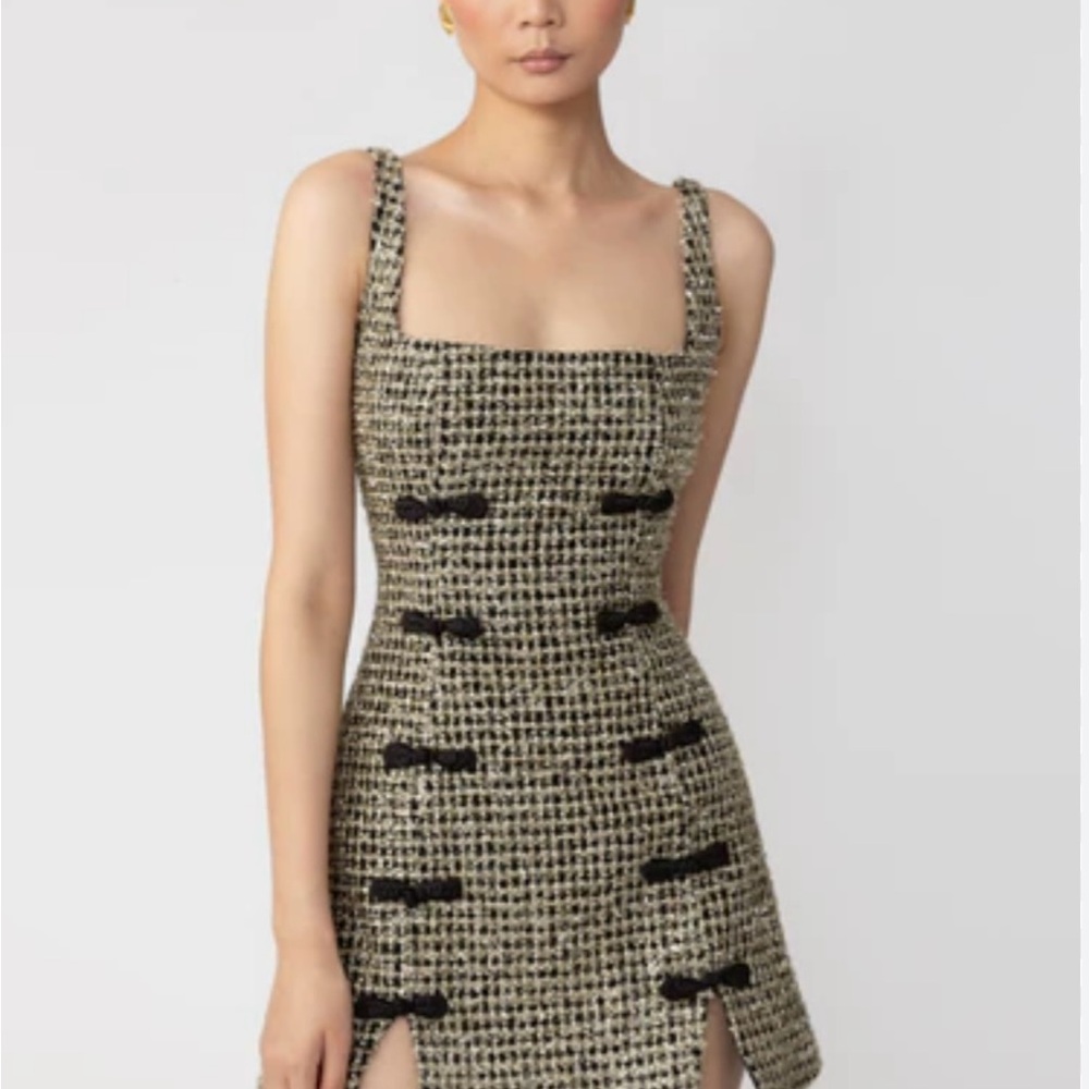 Black and White Sleeveless Sheath Mini Dress